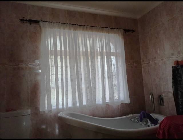 4 BEDROOM HOUSE FOR SALE IN GREENHILLS